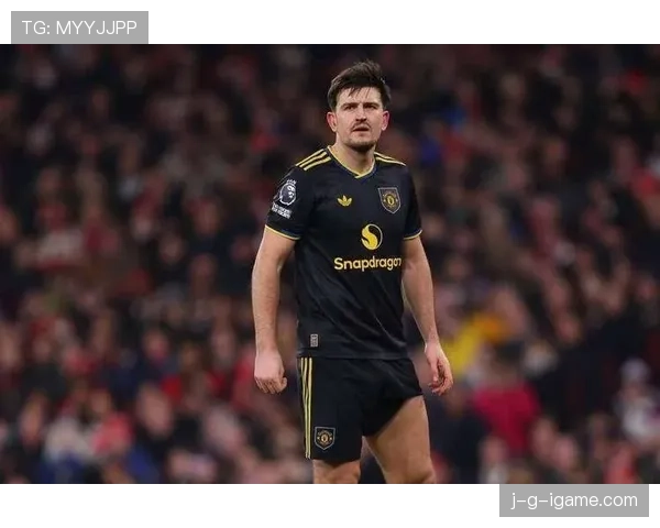 马奎尔本赛季防守表现稳健,为球队后防提供关键支撑 马奎尔本赛季防守表现稳健,为球队后防提供关键支撑