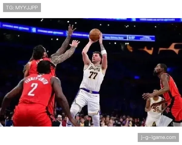 阿门·汤普森突破创造得分机会显著提升球队末节效率